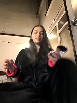 CAYLINCOLLINS online show from 19, 10, 2025