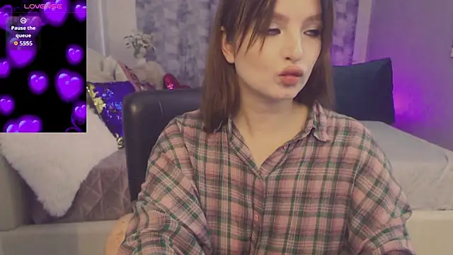 Snapshot of BritneyBarker chatting on 19, 7, 2026 BritneyBarker online show from 19, 7, 2026