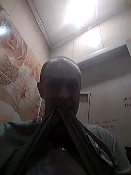 MaxDevilWhite online show from 17, 10, 2025