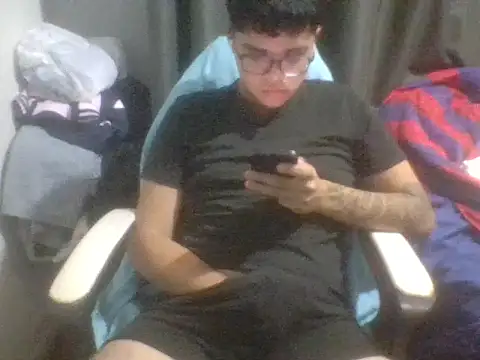 Snapshot of luciano18_ chatting on 22, 1, 2025 luciano18 online show from 22, 1, 2025