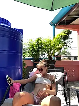 White Lu online show from 18, 3, 2026