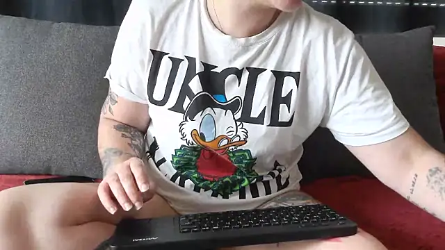 Snapshot of bunnyfox420 chatting on 1, 5, 2026 bunnyfox420 online show from 1, 5, 2026