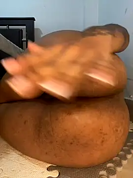 Snapshot of Charlotte_bronxxx chatting on 9, 9, 2025 Charlotte bronxxx online show from 9, 9, 2025