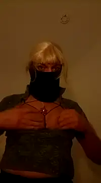 Snapshot of sandrahoeslut chatting on 21, 2, 2025 sandrahoeslut online show from 21, 2, 2025