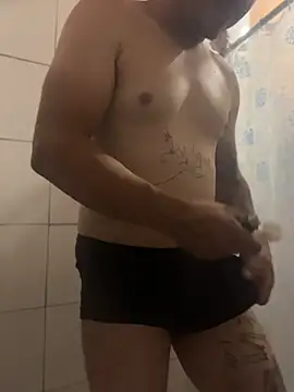 Snapshot of paullliliu chatting on 2, 6, 2026 paullliliu online show from 2, 6, 2026