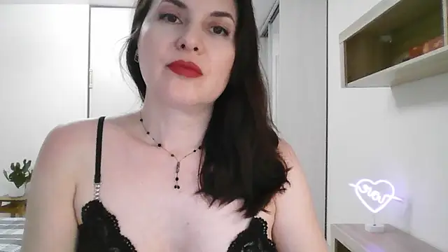 Victoria Glam online show from 17, 2, 2025