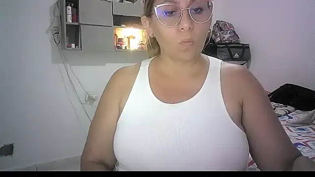 Snapshot of mariana0x chatting on 16, 5, 2026 mariana0x online show from 16, 5, 2026