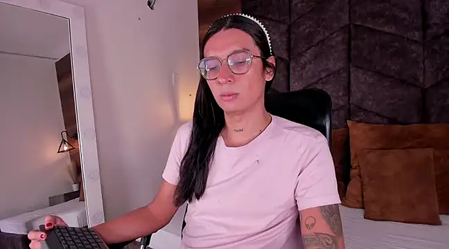 LauraaGomezz   online show from 9, 2, 2025