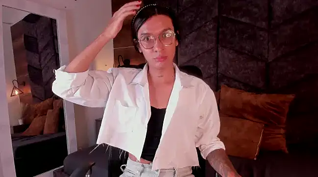 LauraaGomezz   online show from 21, 2, 2025