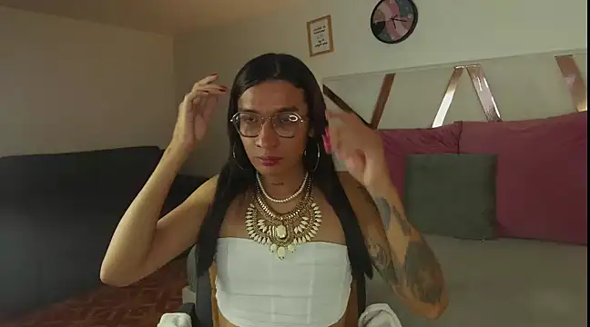 LauraaGomezz   online show from 27, 2, 2025