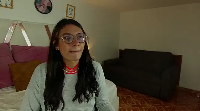 LauraaGomezz   online show from 6, 3, 2025