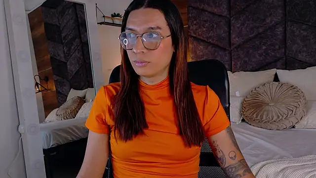 LauraaGomezz   online show from 12, 9, 2025