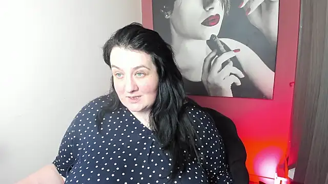 QueenOfHaze online show from 9, 2, 2026