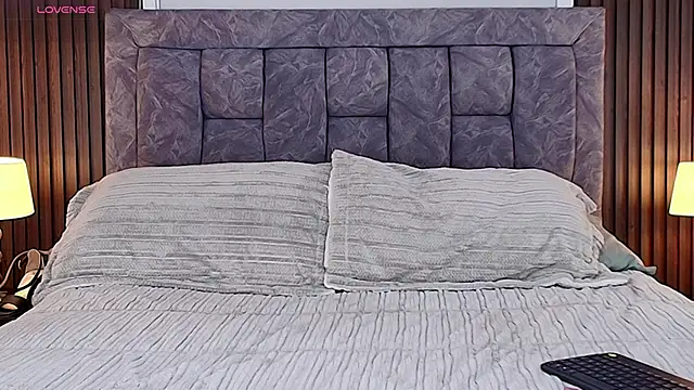 MeganCrow online show from 6, 4, 2026