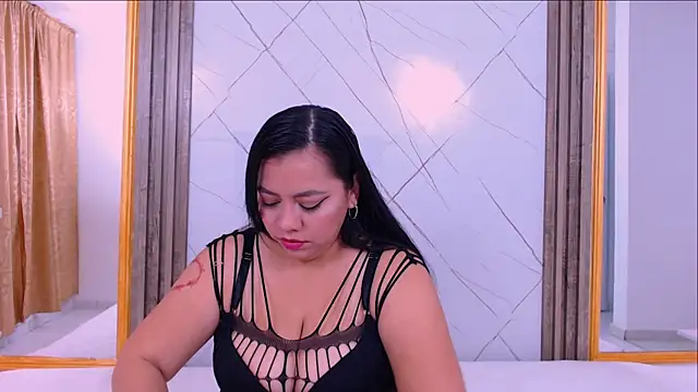 AmmyPike1 online show from 18, 2, 2025