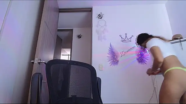 Snapshot of Zoedaniels chatting on 20, 5, 2026 Zoedaniels online show from 20, 5, 2026