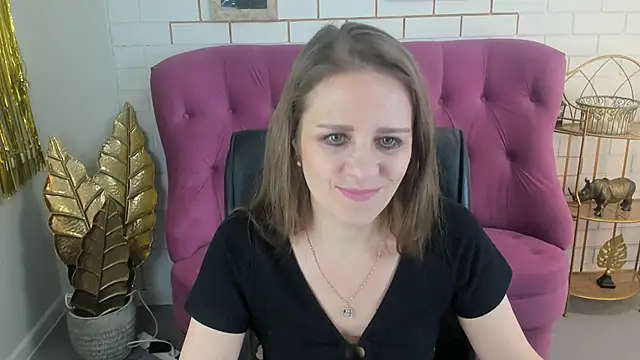 Snapshot of EmiliaBedy chatting on 6, 2, 2025 EmiliaBedy online show from 6, 2, 2025