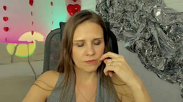 Snapshot of EmiliaBedy chatting on 18, 2, 2025 EmiliaBedy online show from 18, 2, 2025