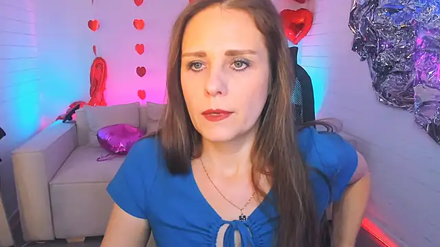 Snapshot of EmiliaBedy chatting on 6, 3, 2025 EmiliaBedy online show from 6, 3, 2025