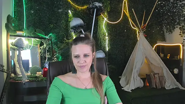 Snapshot of EmiliaBedy chatting on 11, 3, 2025 EmiliaBedy online show from 11, 3, 2025
