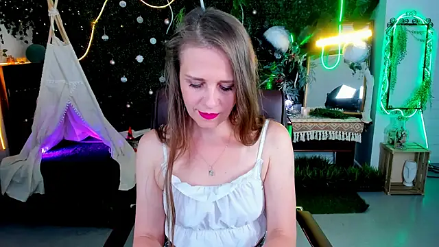 Snapshot of EmiliaBedy chatting on 13, 5, 2026 EmiliaBedy online show from 13, 5, 2026
