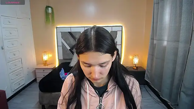 Sofii cutee online show from 13, 3, 2025