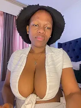 Snapshot of Boneca25 chatting on 7, 2, 2025 Boneca25 online show from 7, 2, 2025