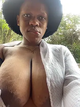 Snapshot of Boneca25 chatting on 7, 2, 2025 Boneca25 online show from 7, 2, 2025