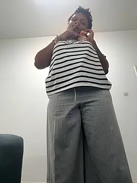 Boneca25 online show from 12, 4, 2026