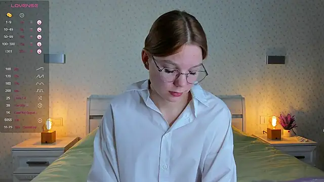 ElvinaBestwick online show from 7, 3, 2025