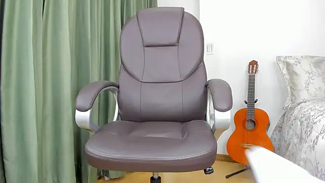 Snapshot of Tombarden chatting on 13, 2, 2025 Tombarden online show from 13, 2, 2025