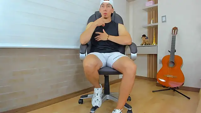 Snapshot of Tombarden chatting on 24, 9, 2025 Tombarden online show from 24, 9, 2025