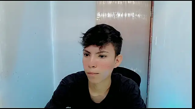 Snapshot of Alexxx_lov chatting on 28, 1, 2025 Alexxx lov online show from 28, 1, 2025