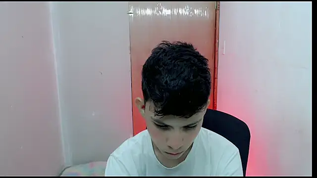 Snapshot of Alexxx_lov chatting on 17, 2, 2025 Alexxx lov online show from 17, 2, 2025