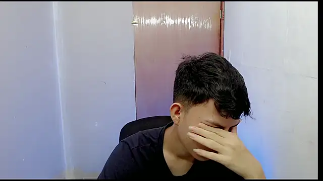 Snapshot of Alexxx_lov chatting on 18, 2, 2025 Alexxx lov online show from 18, 2, 2025