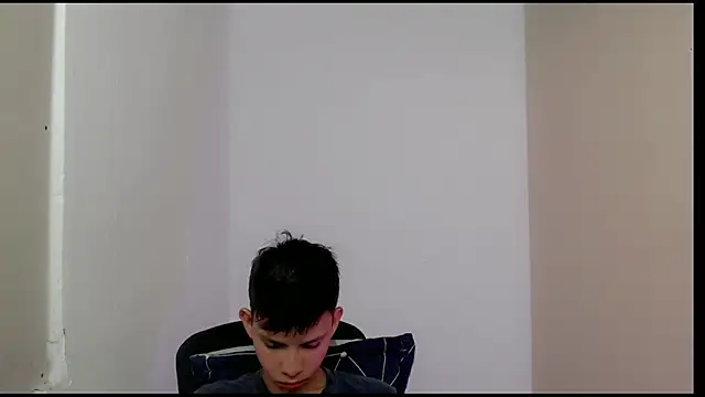 Snapshot of Alexxx_lov chatting on 13, 3, 2025 Alexxx lov online show from 13, 3, 2025