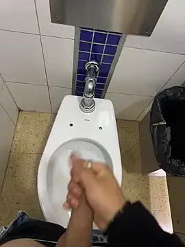 iKrofur online show from 1, 2, 2025