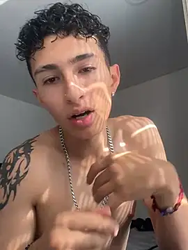 iKrofur online show from 2, 2, 2025