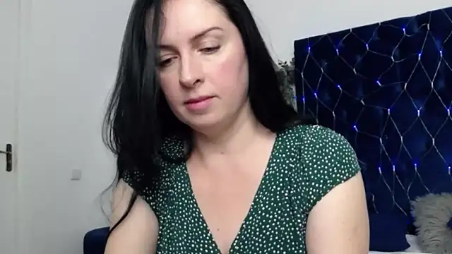 Snapshot of JacquelineElle chatting on 3, 2, 2025 JacquelineElle online show from 3, 2, 2025