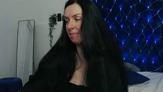 Snapshot of JacquelineElle chatting on 3, 3, 2025 JacquelineElle online show from 3, 3, 2025