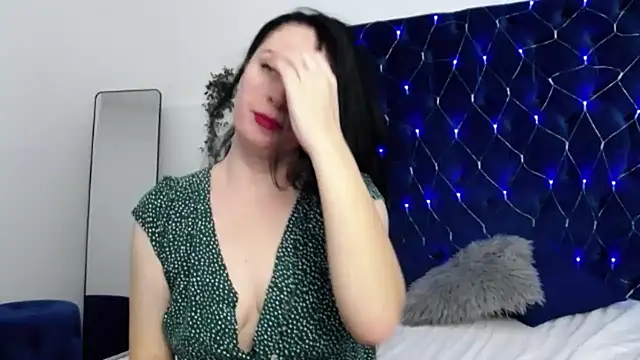 Snapshot of JacquelineElle chatting on 7, 3, 2025 JacquelineElle online show from 7, 3, 2025