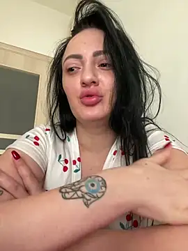 Snapshot of RaisaSalvi chatting on 26, 2, 2025 RaisaSalvi online show from 26, 2, 2025