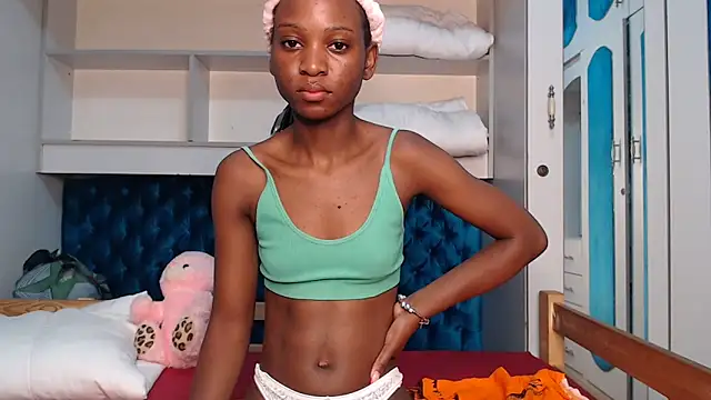 Snapshot of YoungDiva69 chatting on 4, 2, 2026 YoungDiva69 online show from 4, 2, 2026