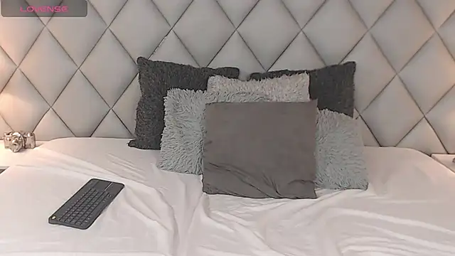 LalyCastro online show from 17, 2, 2025