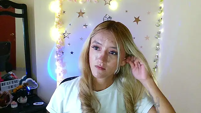 Snapshot of Lya1_ch chatting on 2, 8, 2026 Lya1 ch online show from 2, 8, 2026