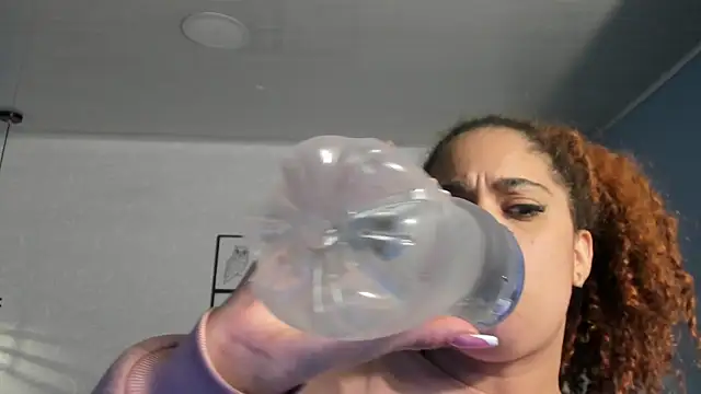 Snapshot of ninna_curly chatting on 26, 6, 2026 ninna curly online show from 26, 6, 2026