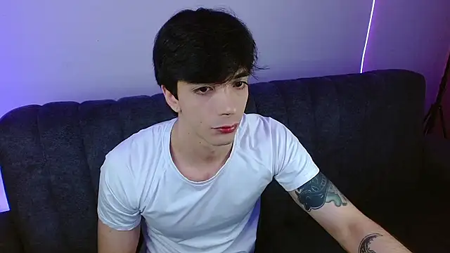 Snapshot of H3ll_B0I chatting on 4, 5, 2026 H3ll B0I online show from 4, 5, 2026