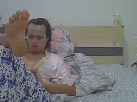 Snapshot of TSCHERRYANDPINKY chatting on 22, 10, 2025 TSCHERRYANDPINKY online show from 22, 10, 2025