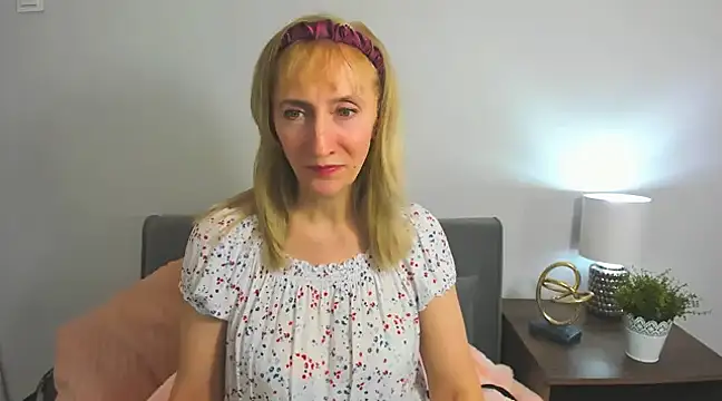 Snapshot of MargaretMilf69 chatting on 8, 2, 2025 MargaretMilf69 online show from 8, 2, 2025