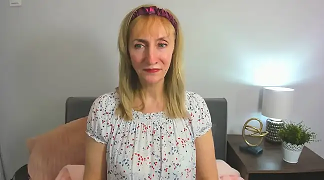 Snapshot of MargaretMilf69 chatting on 8, 2, 2025 MargaretMilf69 online show from 8, 2, 2025